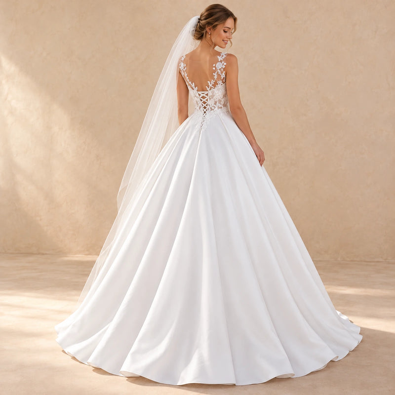 Robe de mariée longue blanche, dos en dentelle avec laçage