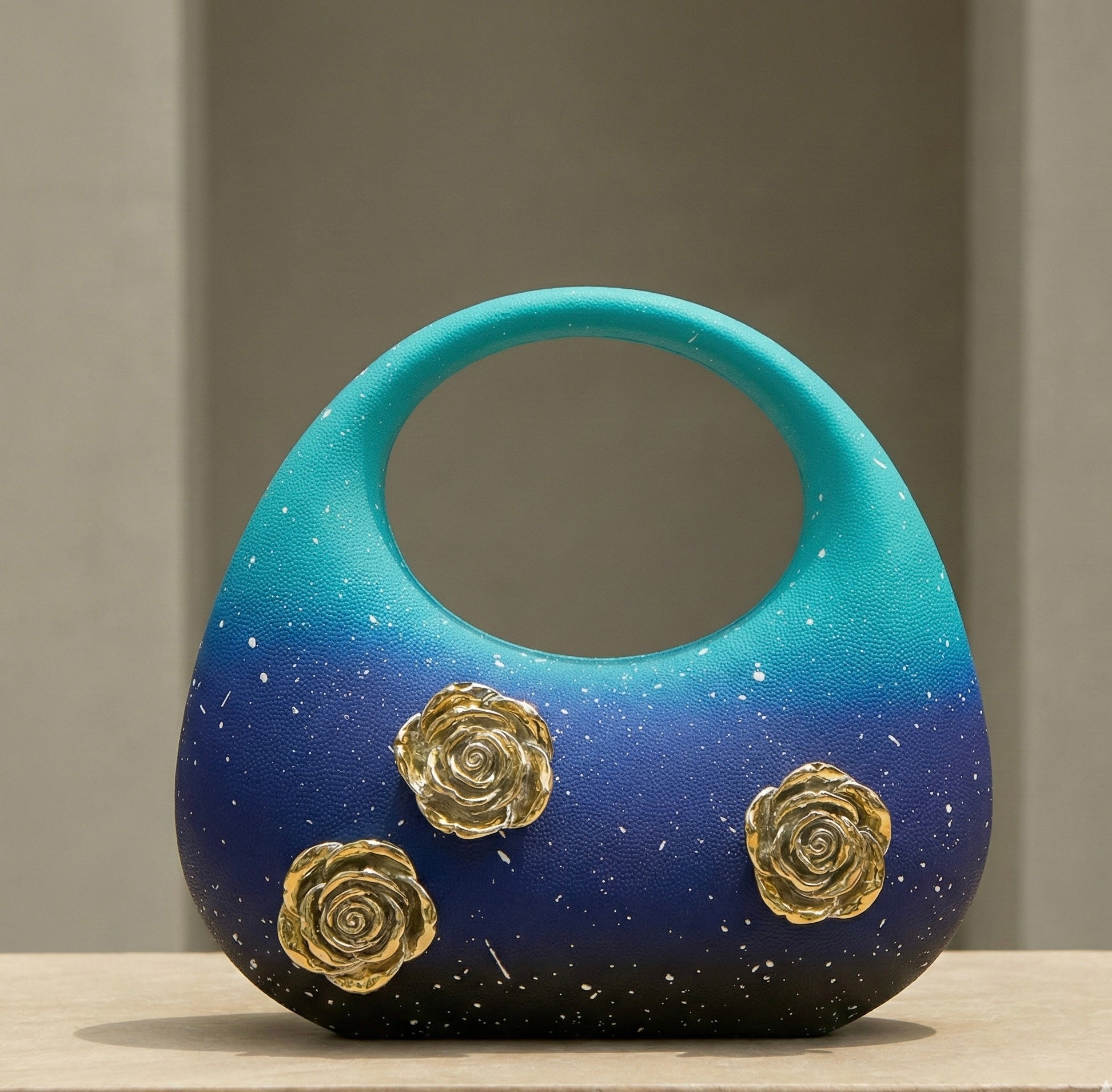 Sac à main intemporel à fleurs or en métal _ SAKIWE