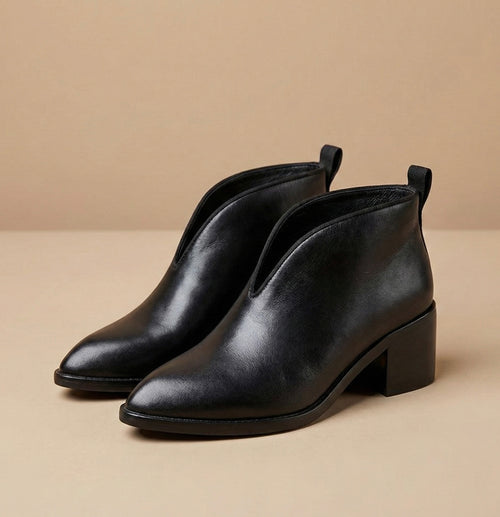 Bottines cuir talon carré V-Cut vue face - Sakiwé