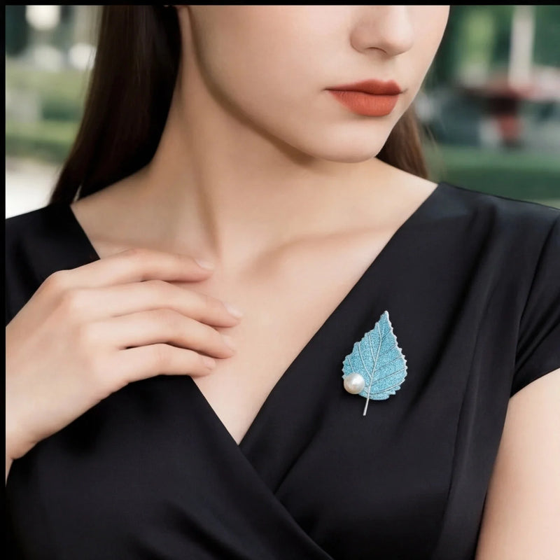 Broche Motif Feuille Dorée — vue 2