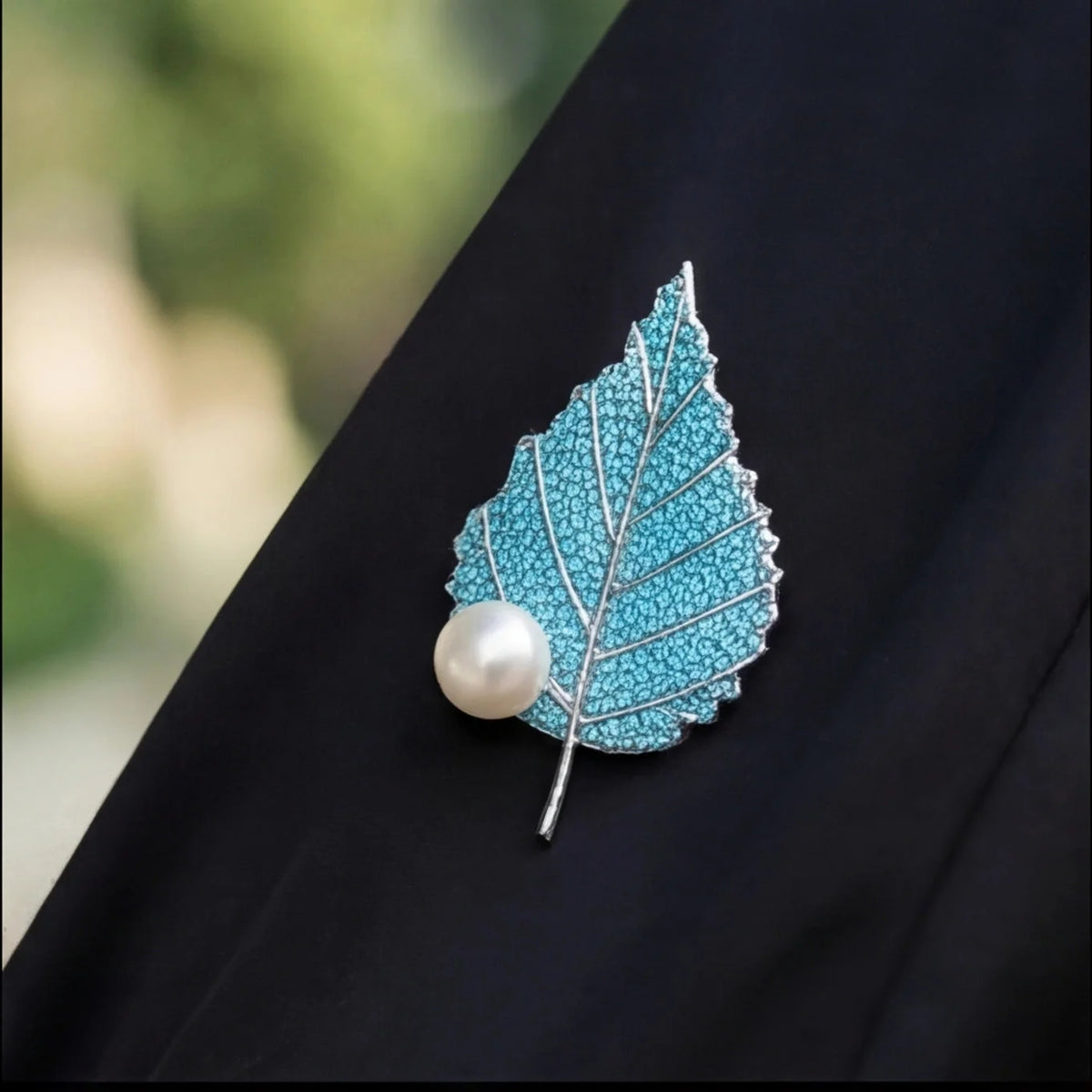 Broche Motif Feuille Dorée — vue 6