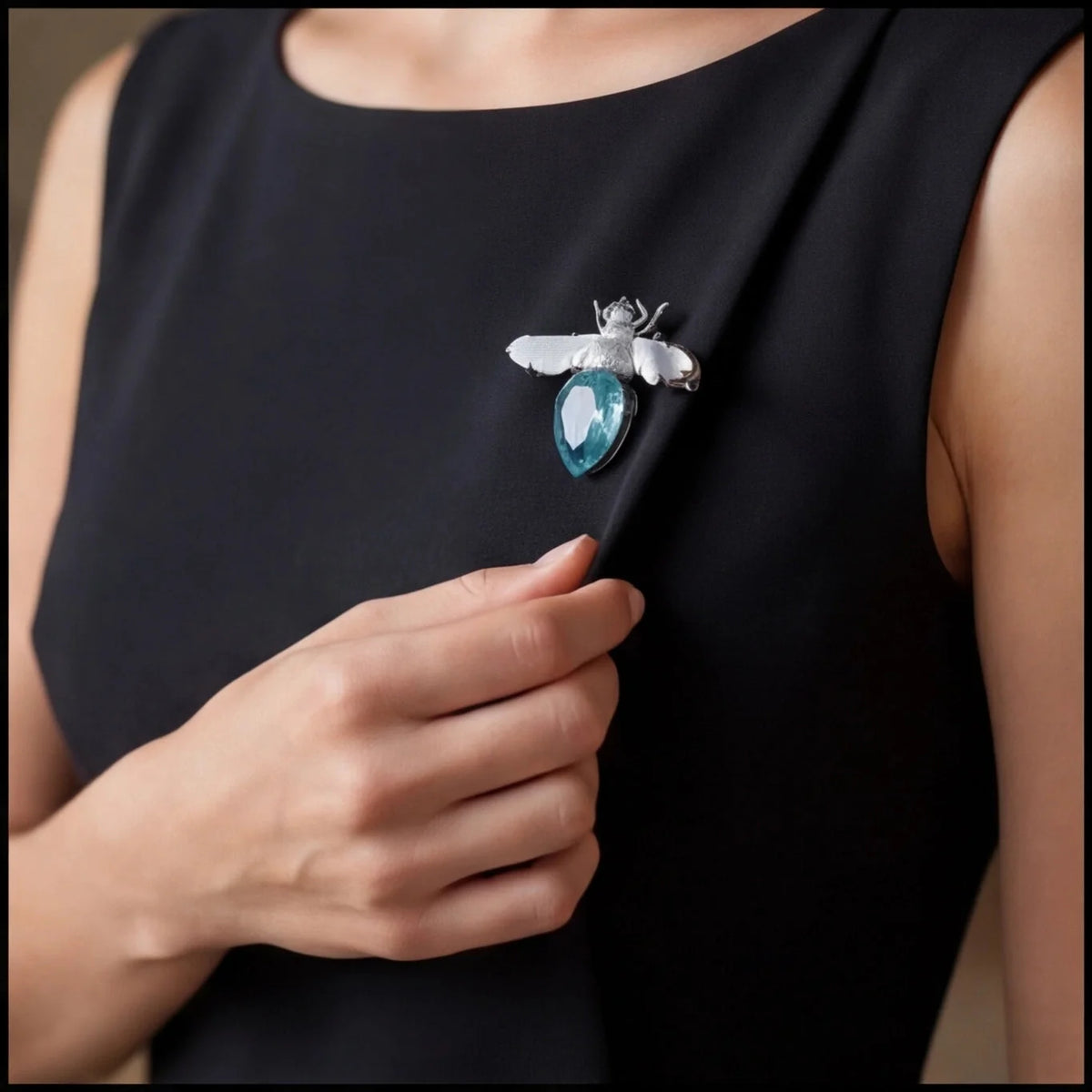 Broche Motif Insecte Dorée — vue 6