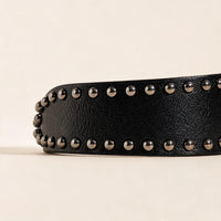 Ceinture cloutée détail clous métal sur cuir noir
