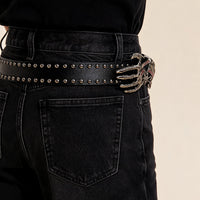 Ceinture cloutée boucle skull dragon vue portée trois-quarts