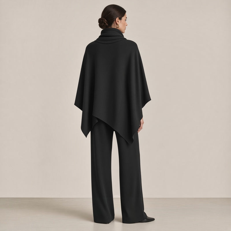 Ensemble haut cape à col roulé et pantalon large noir, vue de dos