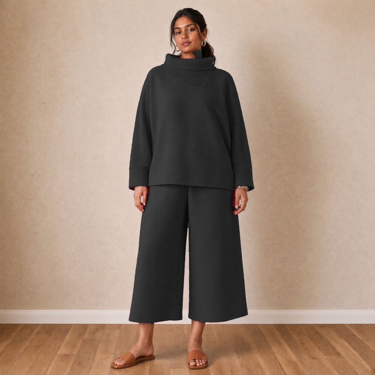 Ensemble haut chauve-souris plissé et pantalon large court, noir, vue de face – SAKIWÉ