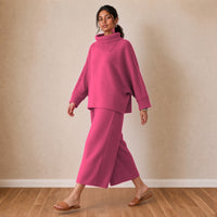 Ensemble haut chauve-souris plissé et pantalon large court, fuchsia, en marchant – SAKIWÉ