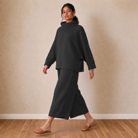 Ensemble haut chauve-souris plissé et pantalon large court, noir, en marchant – SAKIWÉ