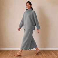 Ensemble haut chauve-souris plissé et pantalon large court, gris, en marchant – SAKIWÉ