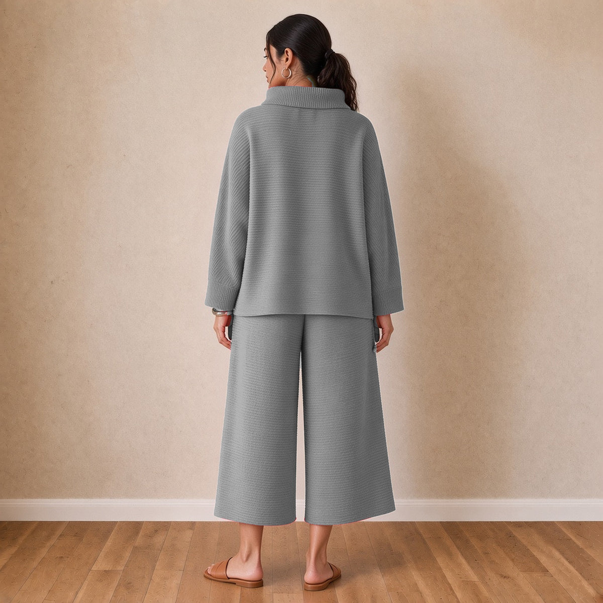 Ensemble haut chauve-souris plissé et pantalon large court, gris, vue de dos – SAKIWÉ