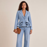 Ensemble en jean bleu clair blazer à double basque volantée et jean large porté, plan jusqu'aux genoux – SAKIWÉ