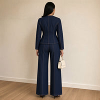 Ensemble blazer et pantalon en jean bleu foncé, vue de dos – SAKIWÉ