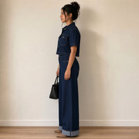 Ensemble en jean bleu foncé, vue de profil – SAKIWÉ