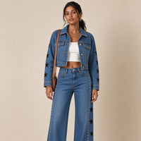 Ensemble en jean veste cloutée porté, plan jusqu'aux genoux – SAKIWÉ