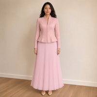 Ensemble veste cintrée en dentelle perlée et jupe longue plissée, rose, vue de face – SAKIWÉ