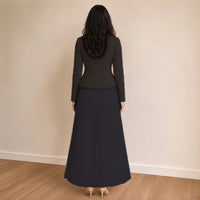 Ensemble veste cintrée en dentelle perlée et jupe longue plissée, noir, vue de dos avec le laçage à la taille – SAKIWÉ