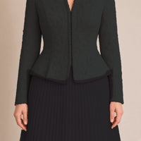 Ensemble veste cintrée en dentelle perlée et jupe longue plissée, noir, détail de la veste en dentelle perlée – SAKIWÉ