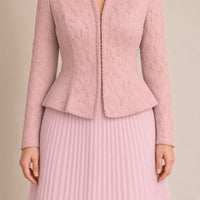 Ensemble veste cintrée en dentelle perlée et jupe longue plissée, rose, détail de la veste en dentelle perlée – SAKIWÉ