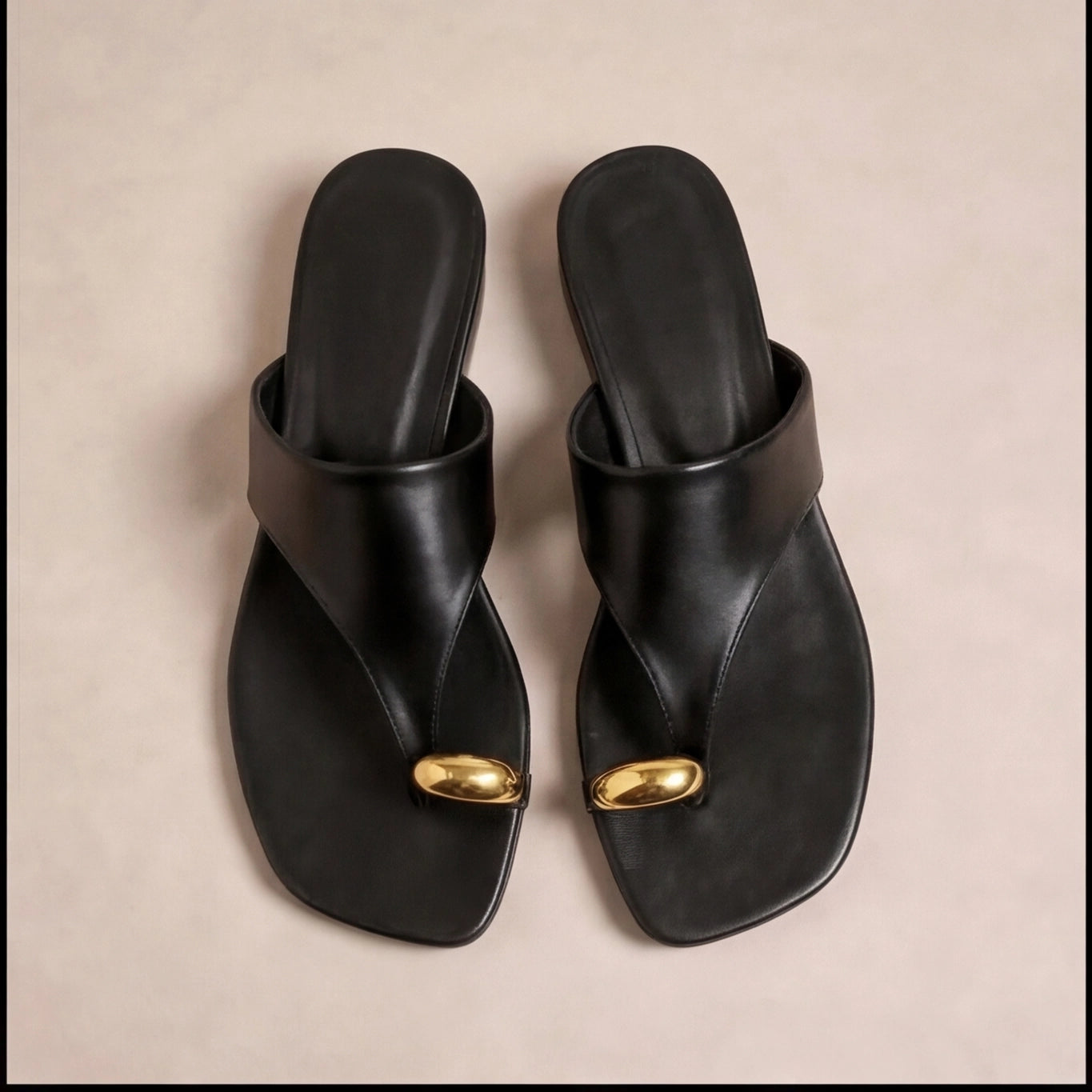 Sandales Cuir Confort Noire vue face - Sakiwé