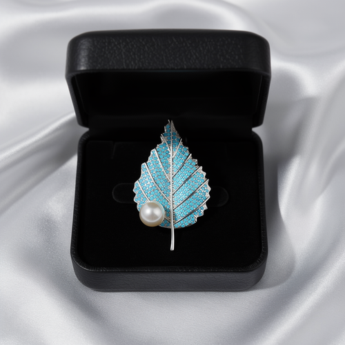 Broche Cuir Faite Main vue face - Sakiwé