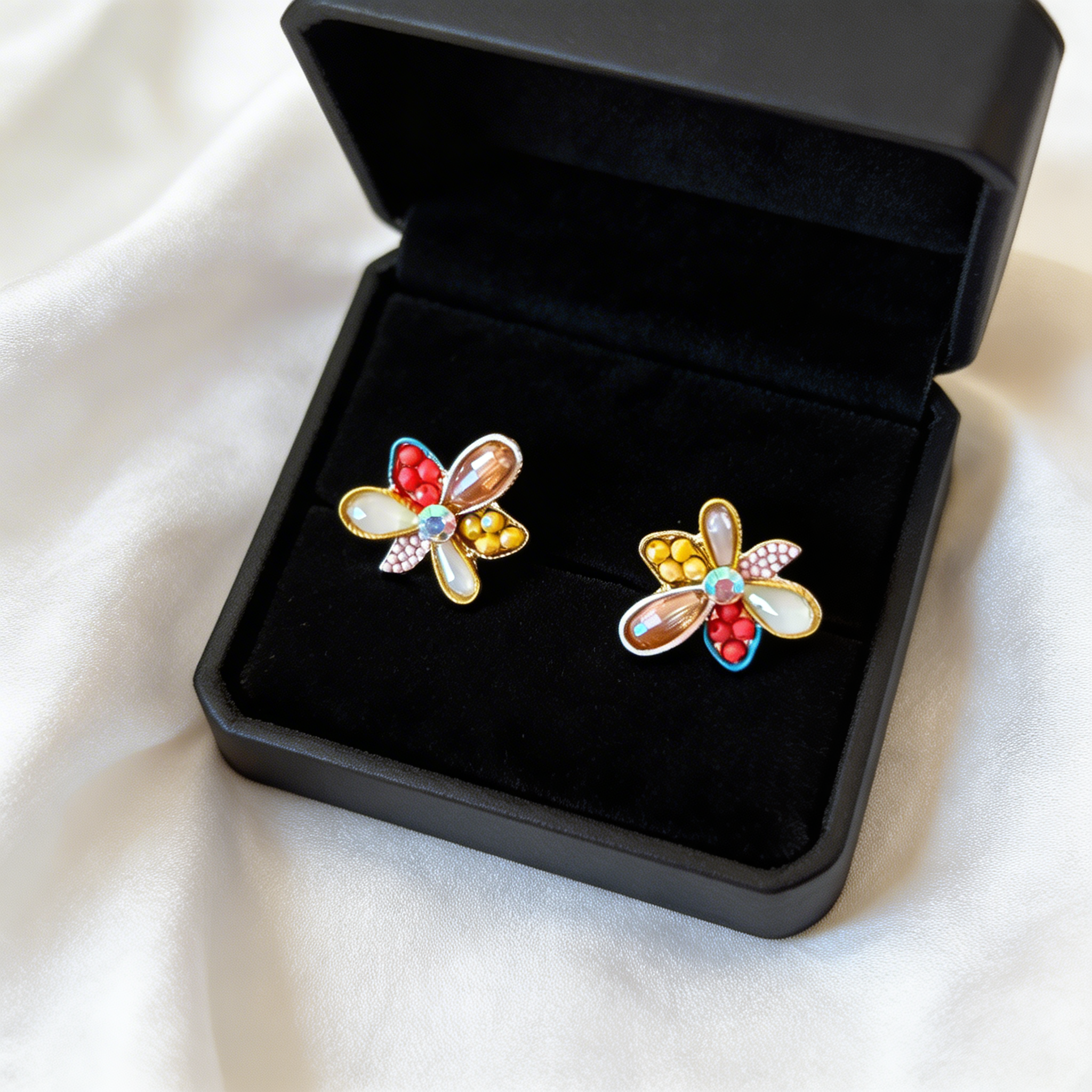 Boucles d'Oreille Cuir Minimaliste vue face - Sakiwé