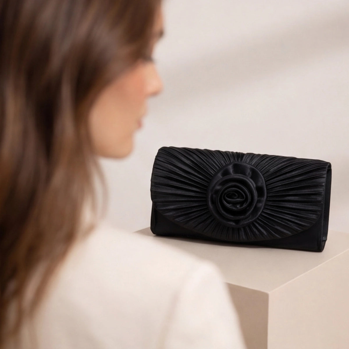 Pochette plissée noir rouge à fleur