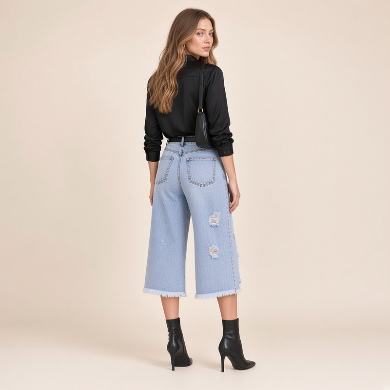 Jean mi-court style destroy – vue de dos