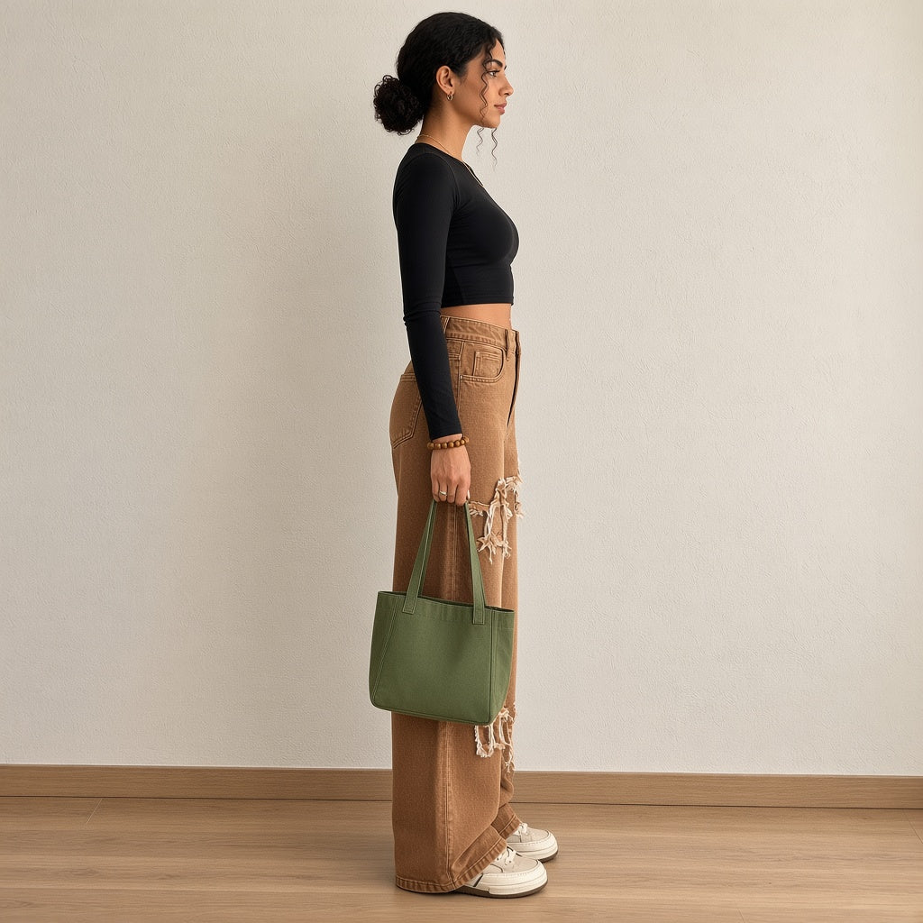 Jean large marron à étoiles effilochées, vue de profil – SAKIWÉ