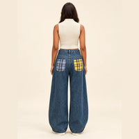 Jean large femme à coupe courbe et patchwork brodé SAKIWE, coloris bleu, vue dos