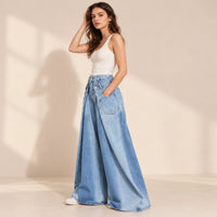 Jean ultra large bleu clair à double ceinture, vue de profil