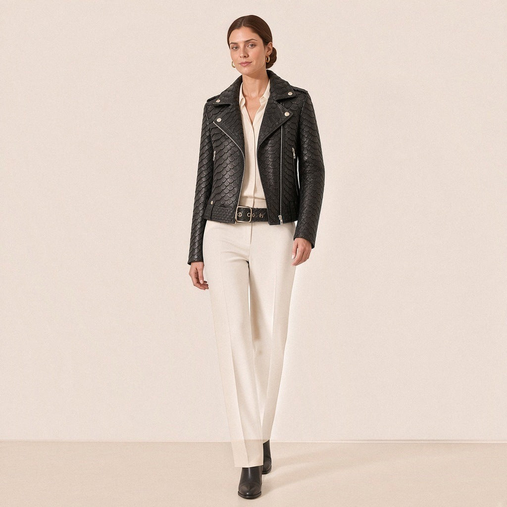 Perfecto en similicuir noir effet python SAKIWE porté en marchant