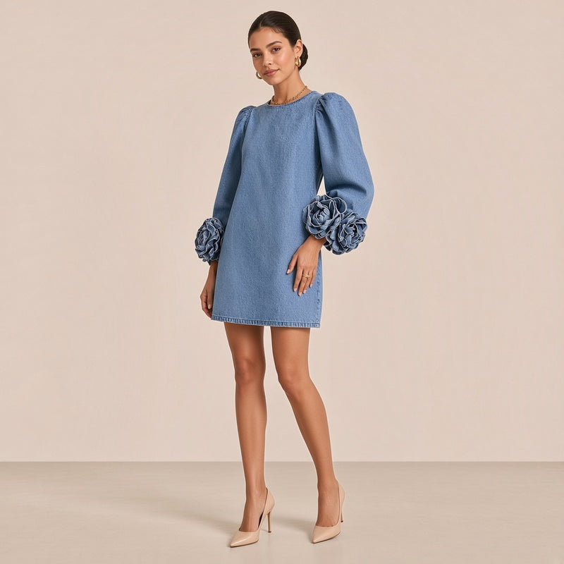 Robe courte aspect jean bleu, vue de trois quarts