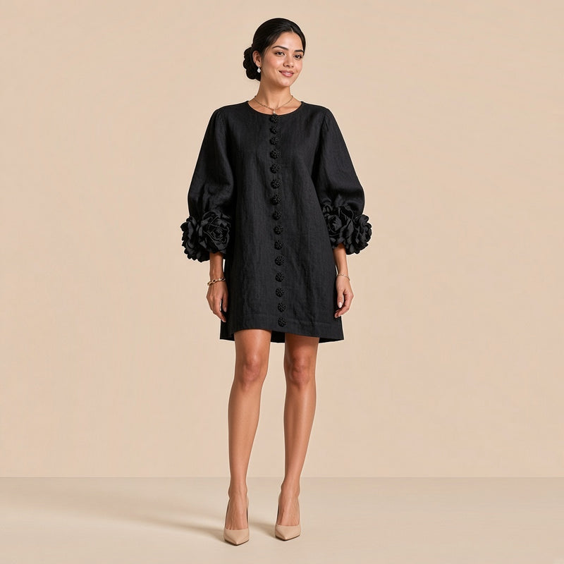 Robe courte coton et lin à fleurs 3D, noir, portée de face