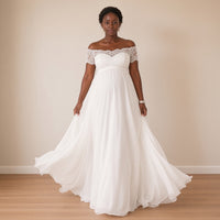 Robe de mariée de grossesse en dentelle et mousseline, blanc, en mouvement – SAKIWÉ