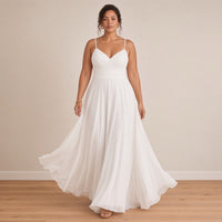 Robe de mariée longue en mousseline à fines bretelles, blanc, en mouvement – SAKIWÉ