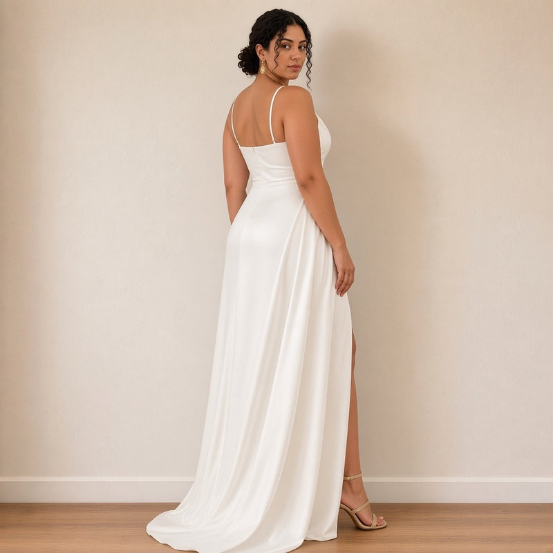 Robe de mariée longue en satin à fines bretelles et fente, blanc, vue de dos – SAKIWÉ