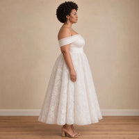 Robe de mariée mi-longue en satin et organza à fleurs 3D, blanc, vue de profil – SAKIWÉ