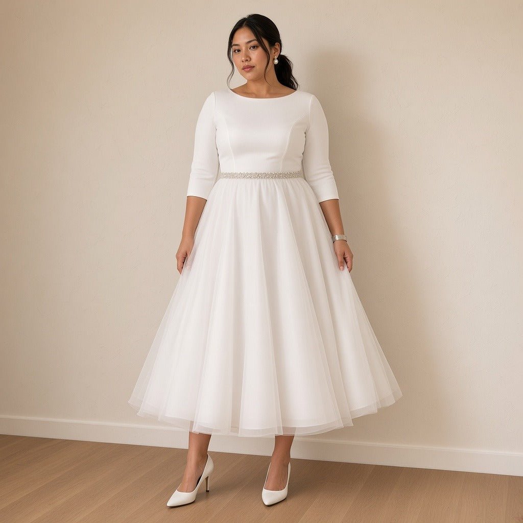 Robe de mariée mi-longue en tulle à manches trois-quarts, blanc, vue de face – SAKIWÉ