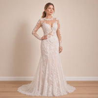 Robe de mariée sirène en dentelle à manches longues, blanc, vue de trois-quarts – SAKIWÉ