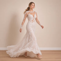Robe de mariée sirène en dentelle à manches longues, blanc, en mouvement – SAKIWÉ