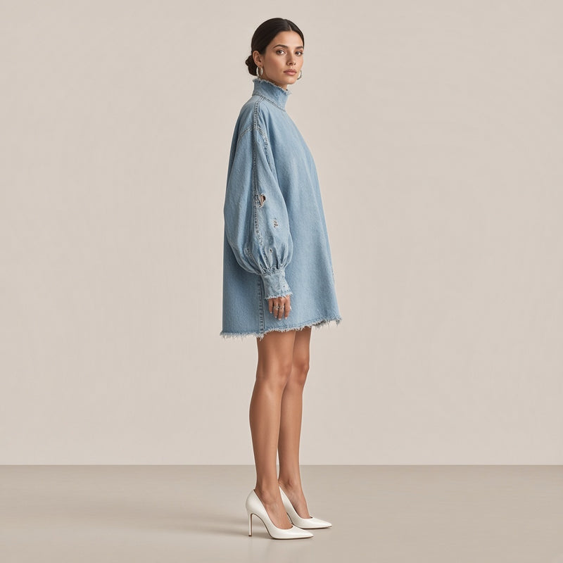 Robe en jean oversize délavée SAKIWE bleu clair, vue de profil