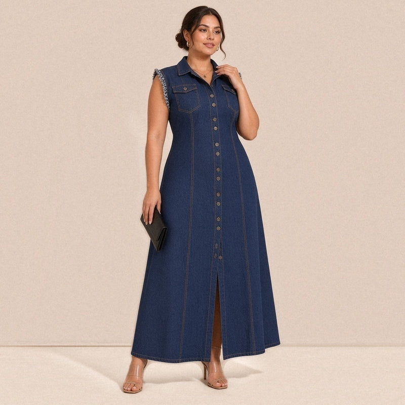 Robe longue en jean SAKIWE, coloris bleu foncé, vue de trois-quarts