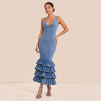 Robe longue en jean ajustée à décolleté en V et volants étagés