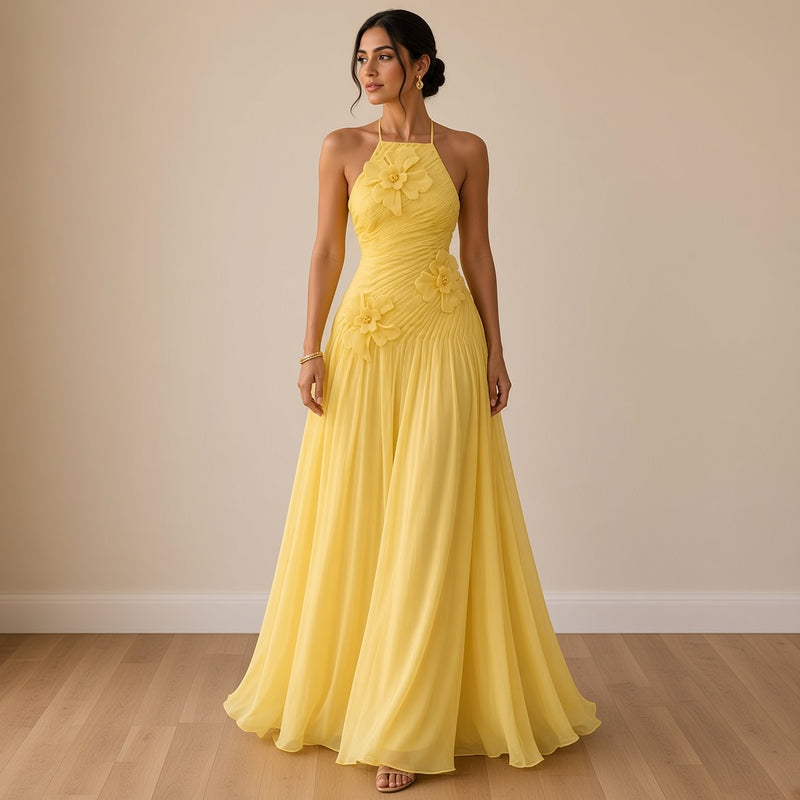 Robe longue licou en mousseline jaune à fleurs 3D, vue de face – SAKIWÉ