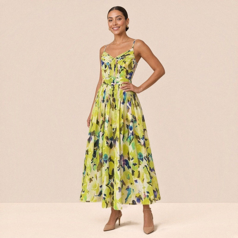 Robe longue plissée à fines bretelles et ceinture à boucle ronde, imprimé jaune, vue de face
