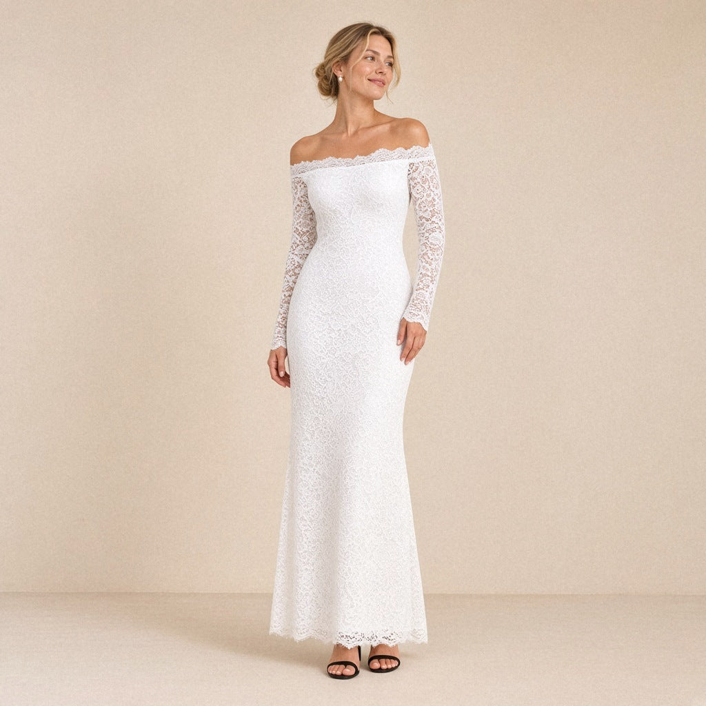 Robe longue sirène en dentelle épaules dénudées blanche portée, vue de face