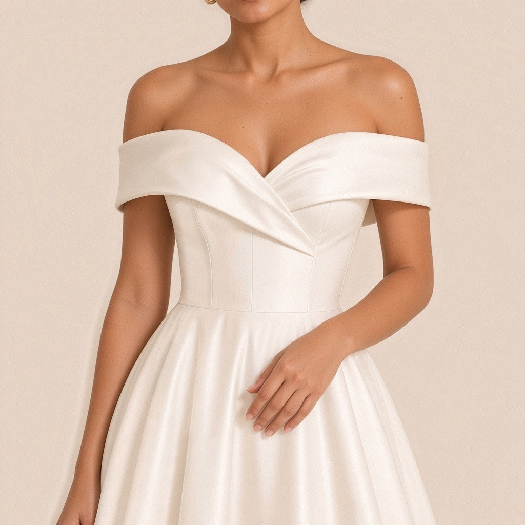 Robe de mariée portée, détail de l’encolure épaules dénudées en cœur et du buste ajusté