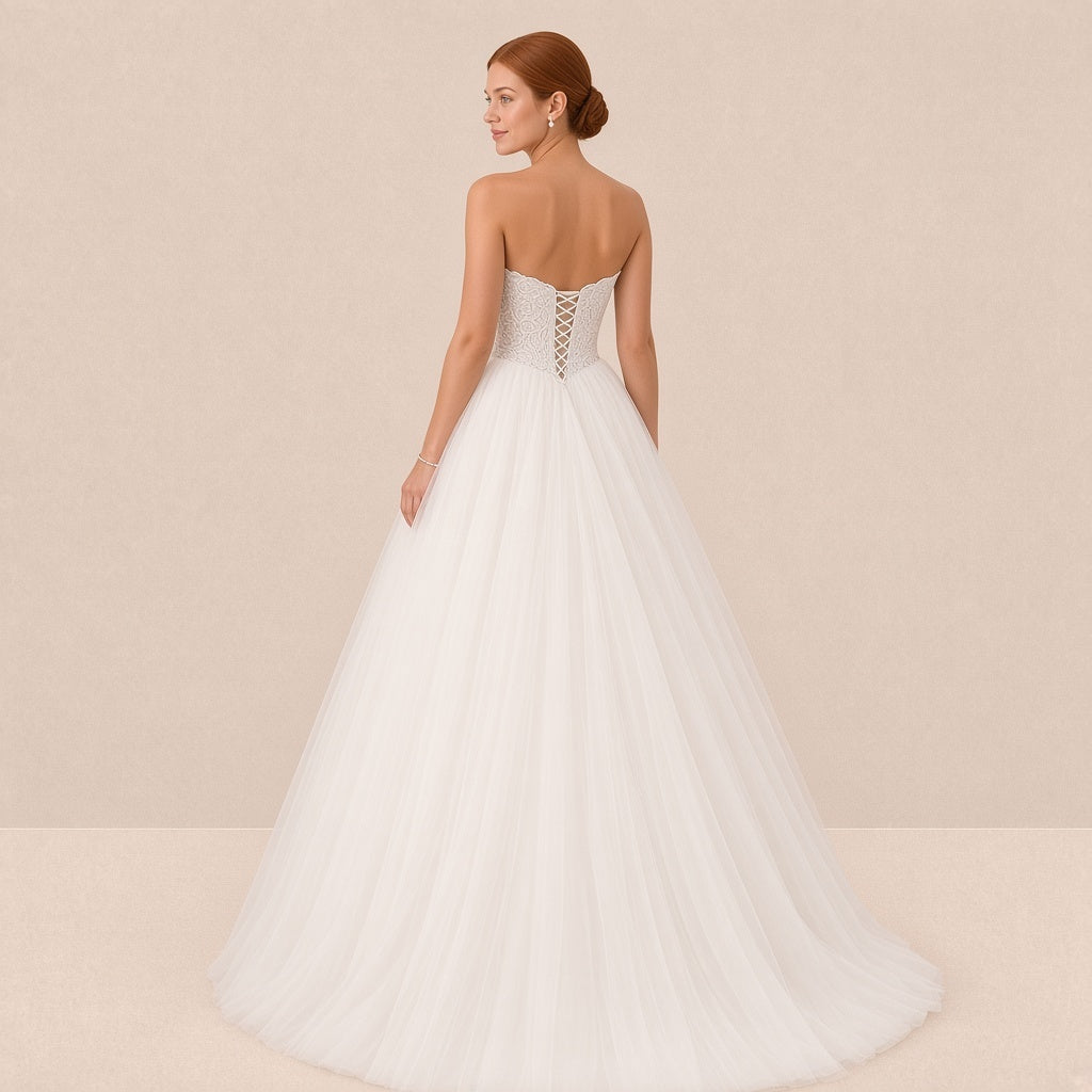 Dos lacé du bustier en dentelle de la robe de mariée princesse