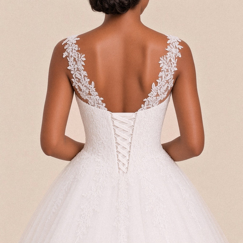 Détail du dos en V et du laçage corset en ruban