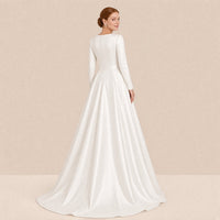 Robe de mariée en satin, vue de dos